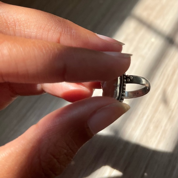 Sterling silver mother of pearl ring! - Picture 3 of 3